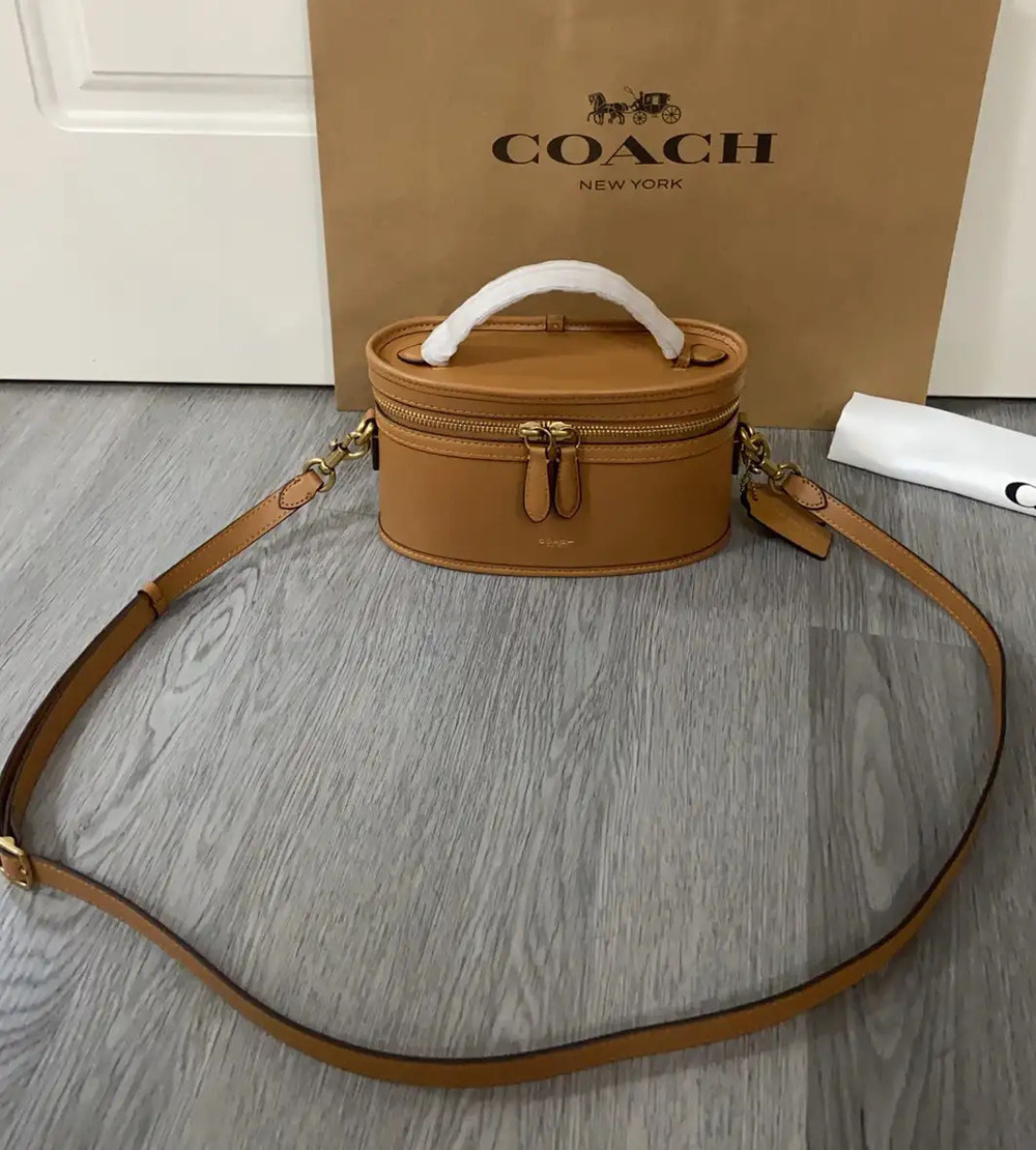 Coach Box Bag - Picture 2 of 8